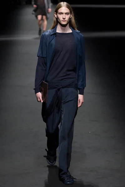 Look 8
